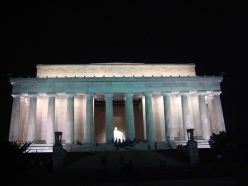 The Lincoln Memorial At Night. lincoln-memorial-at-night. abe